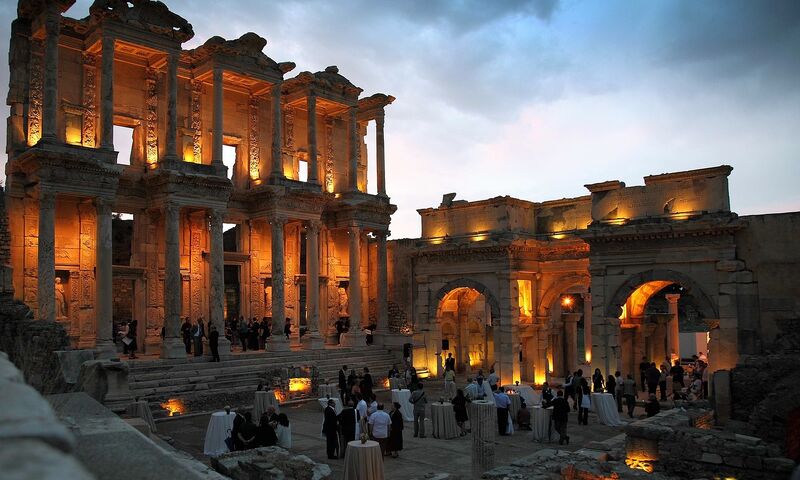 GÜNÜBİRLİK  ALAÇATI -EFES-ÇEŞME TURU